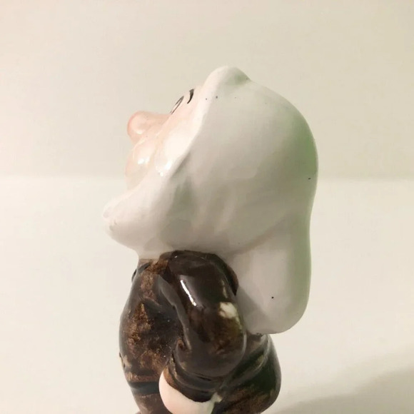 Vintage Disney  Snow White Sneezy Dwarf White Hat Figurine 3.5 Inch Tall Japan - Picture 7 of 16